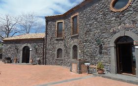 Hotel Le Cisterne Dell'etna  3*