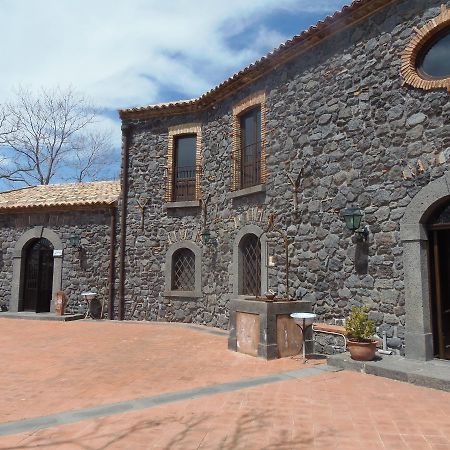 Hotel Le Cisterne Dell'Etna Calcerana-Marina Esterno foto