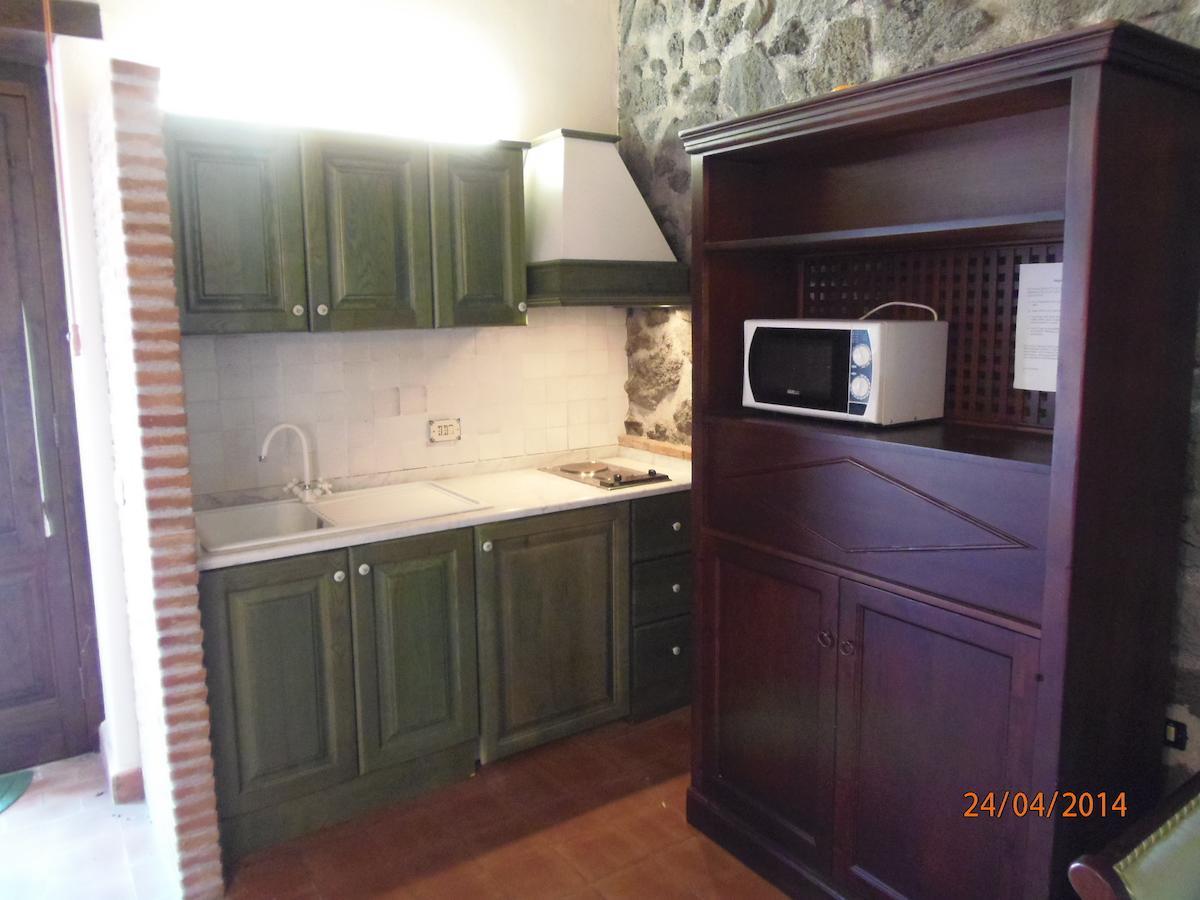 Hotel Le Cisterne Dell'Etna Calcerana-Marina Camera foto