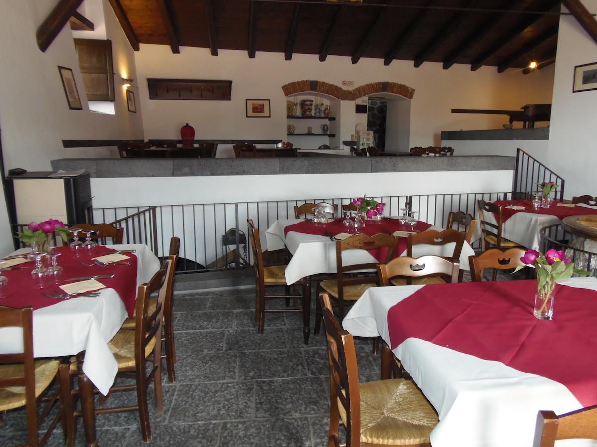 Hotel Le Cisterne Dell'Etna Calcerana-Marina Esterno foto