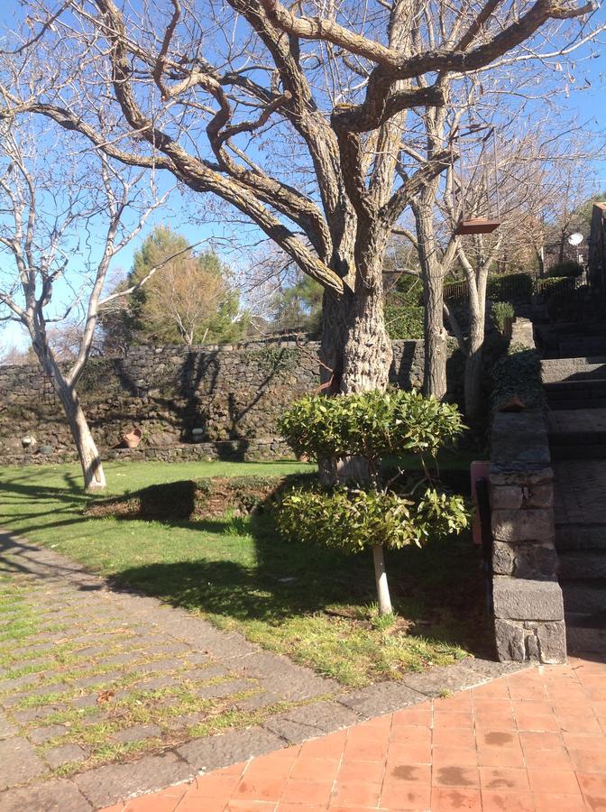Hotel Le Cisterne Dell'Etna Calcerana-Marina Esterno foto
