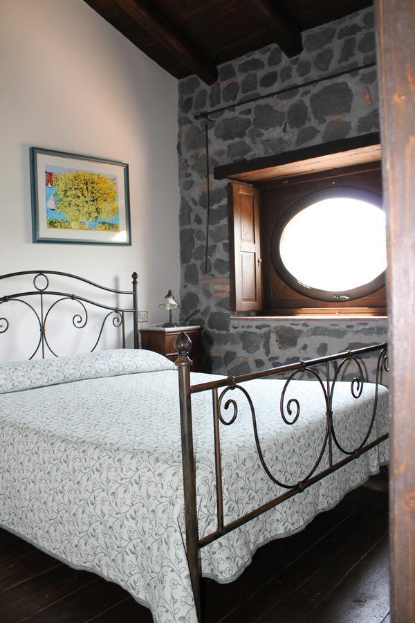 Hotel Le Cisterne Dell'Etna Calcerana-Marina Esterno foto