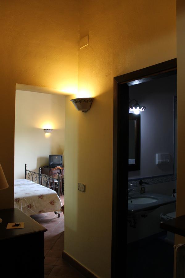 Hotel Le Cisterne Dell'Etna Calcerana-Marina Esterno foto
