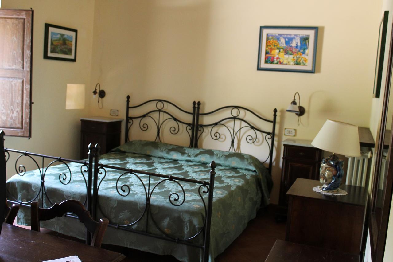 Hotel Le Cisterne Dell'Etna Calcerana-Marina Esterno foto