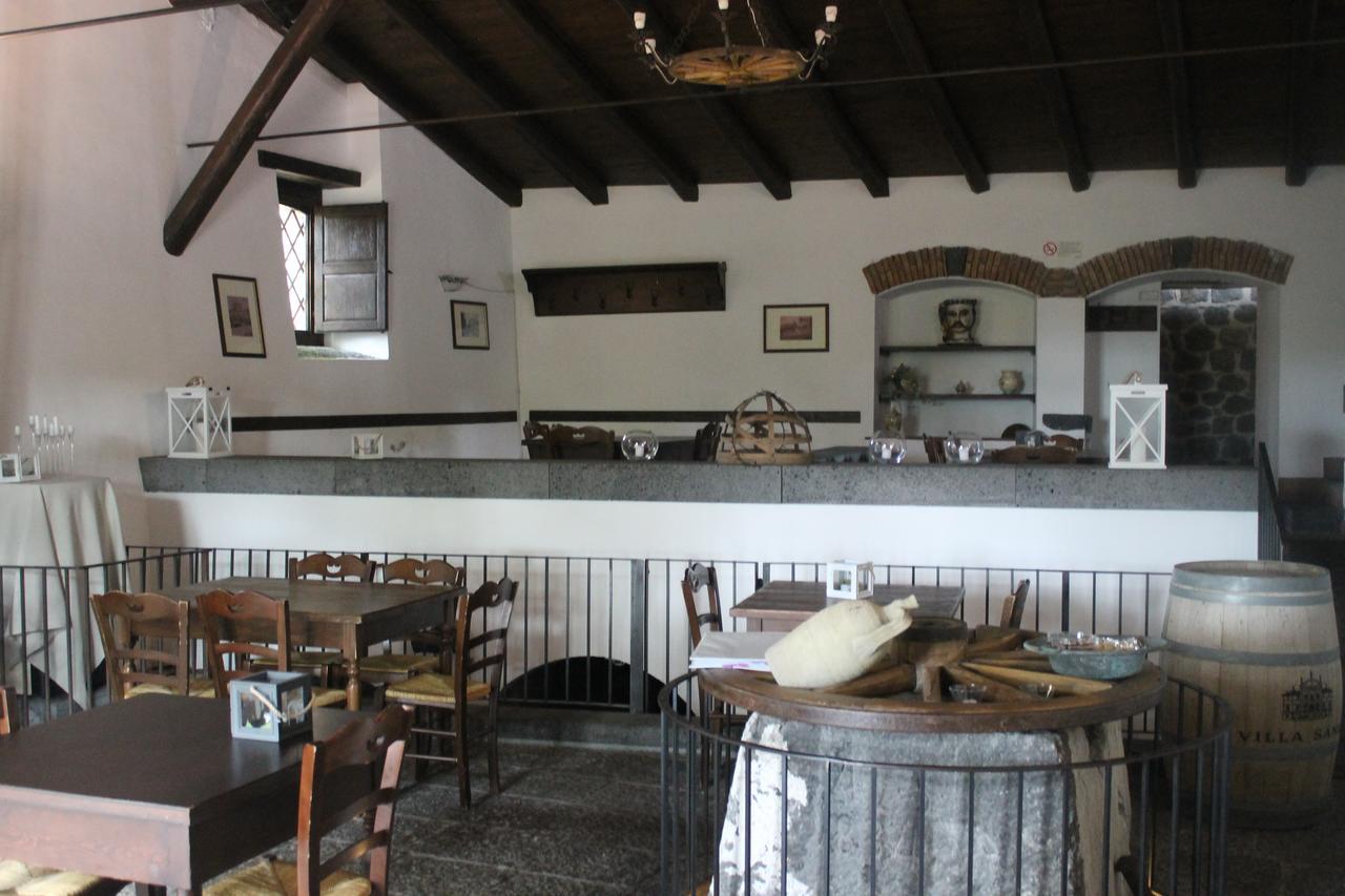 Hotel Le Cisterne Dell'Etna Calcerana-Marina Esterno foto