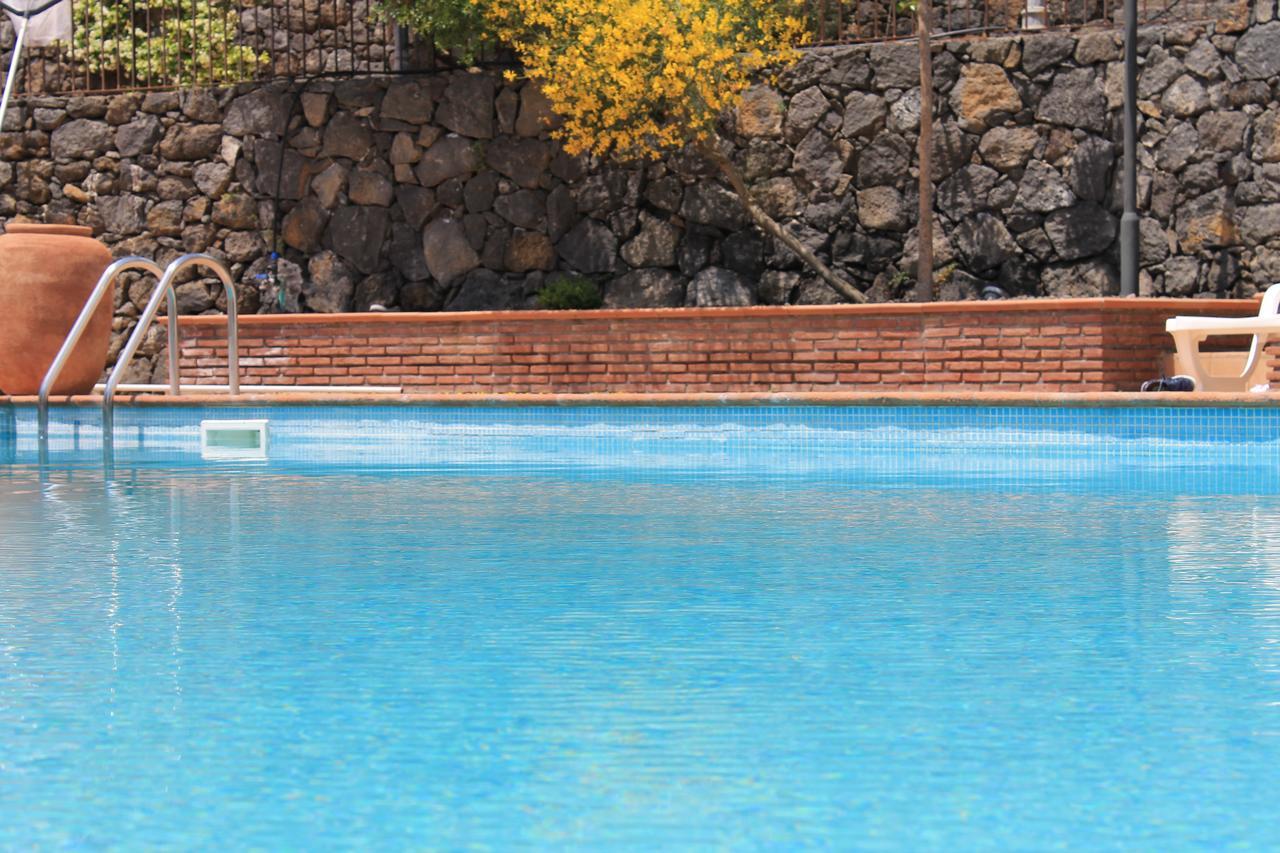 Hotel Le Cisterne Dell'Etna Calcerana-Marina Esterno foto